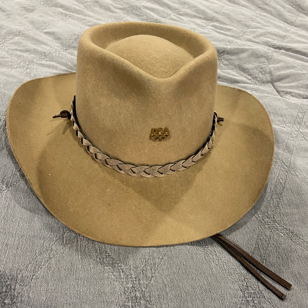 Felt hat